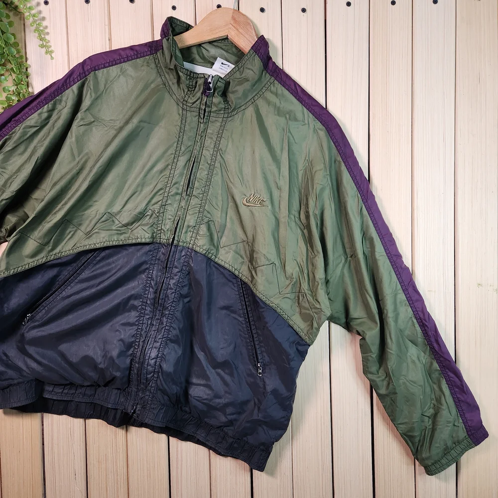 Vintage Nike Windbreaker Men's Green and Black Jacket 90s - Picture 3 of 16
